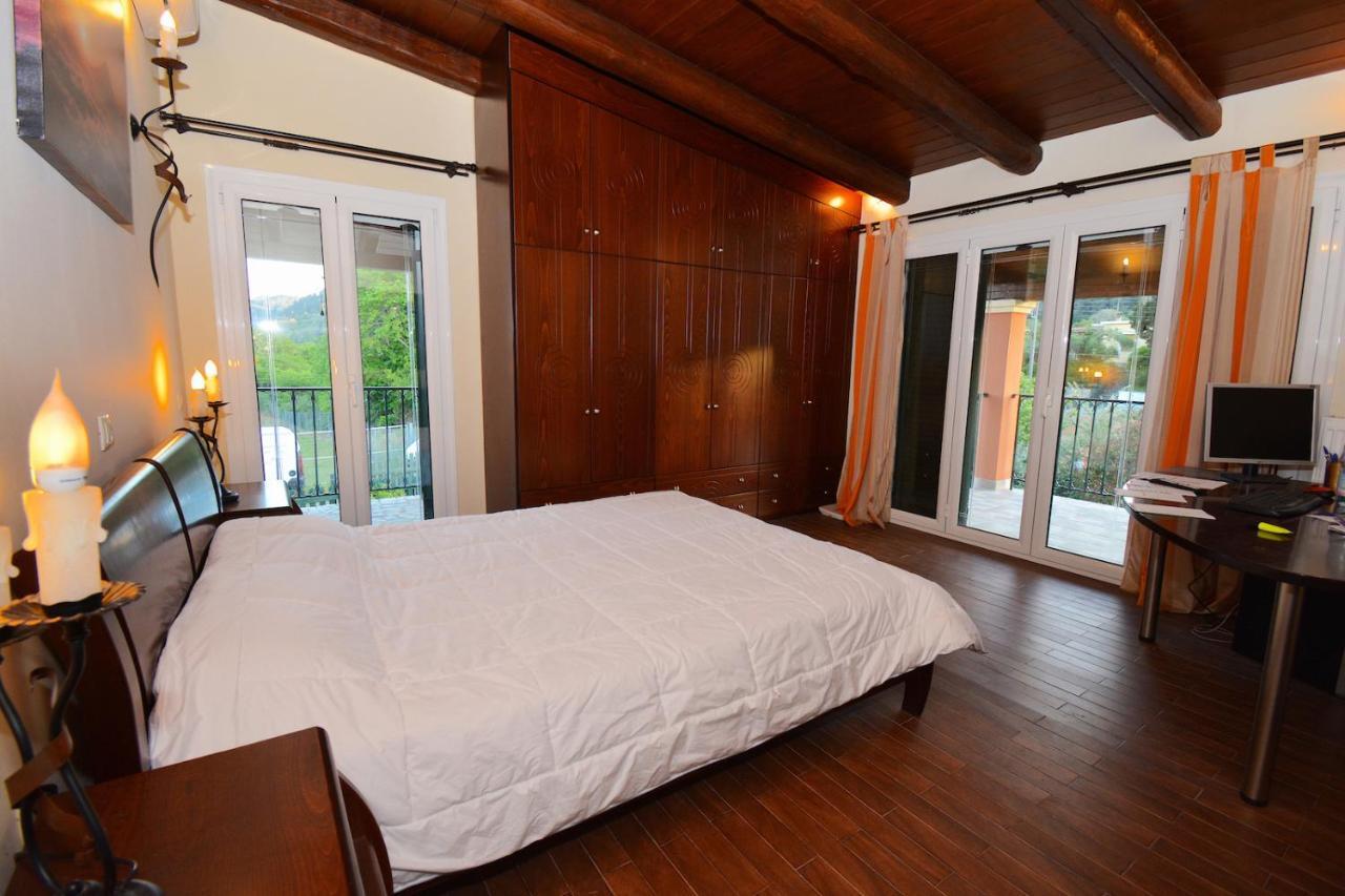 Villa Alex Sinarades Екстер'єр фото